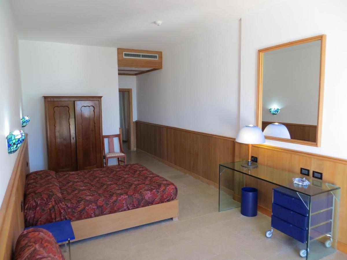 Villaggio Hotel Ripa Rodi Garganico Δωμάτιο φωτογραφία